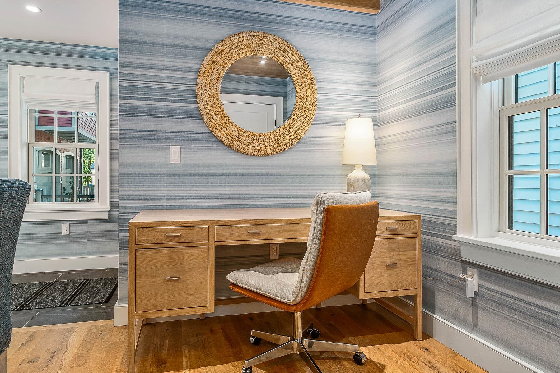 Portsmouth, New Hampshire 03801, United States, 2 Bedrooms Bedrooms, ,2 BathroomsBathrooms,Residential,Active,183653