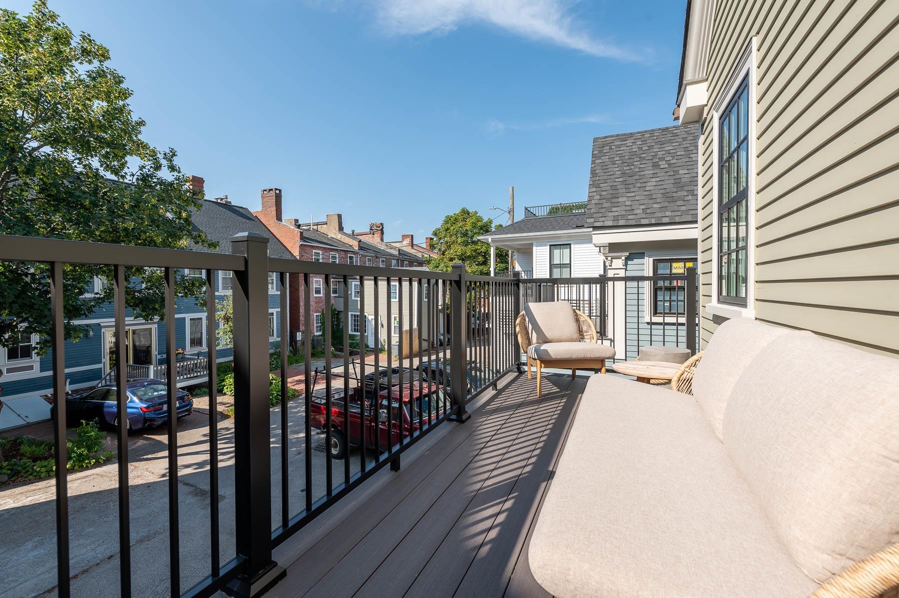 Portsmouth, New Hampshire 03801, United States, 2 Bedrooms Bedrooms, ,2 BathroomsBathrooms,Residential,Active,183653