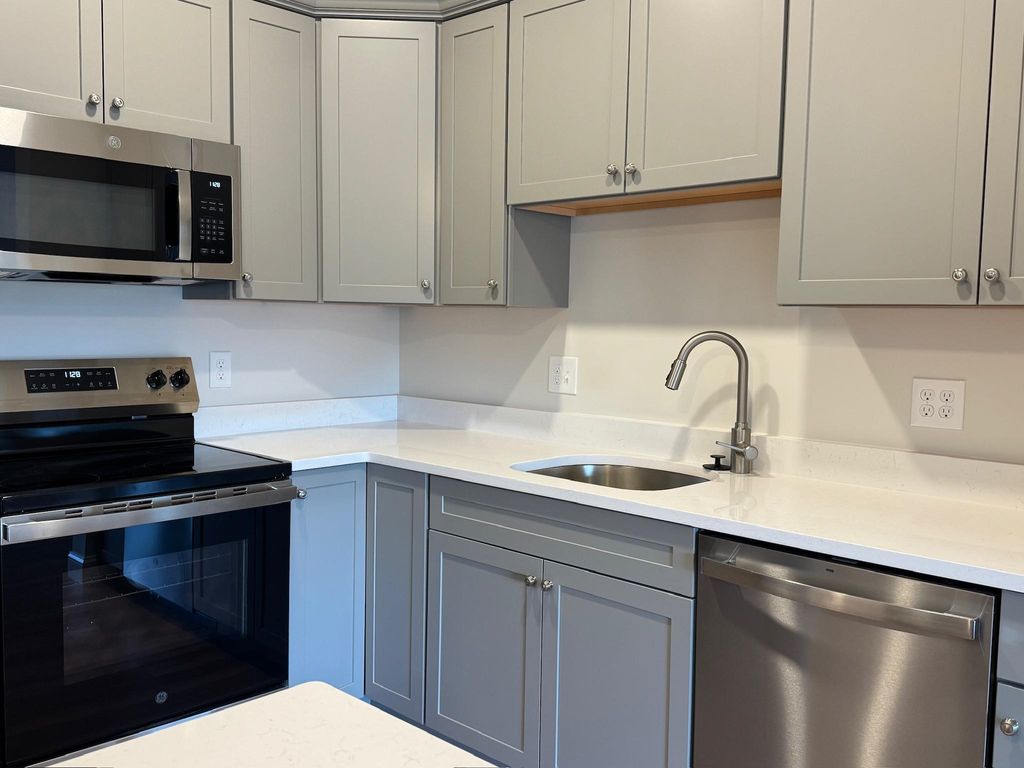 Photo of 74 Rockingham Road #104, Derry, NH 03038 (MLS # 5080717)