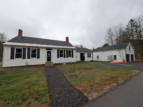 Photo of 128 Intervale Road, Wilton, NH 03086 (MLS # 5084312)