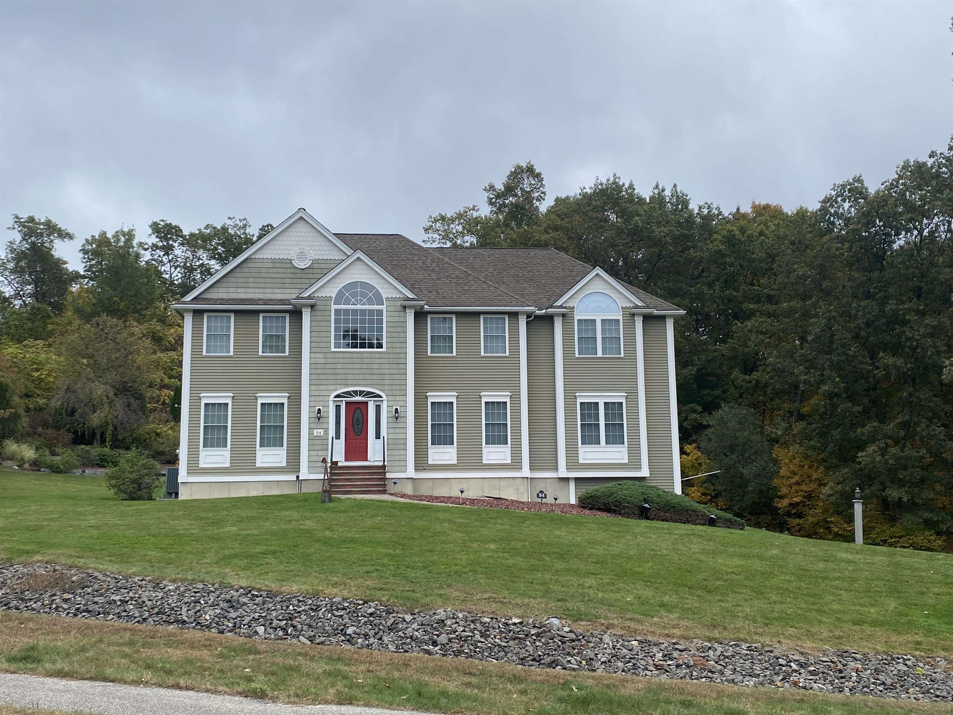 54 James Way