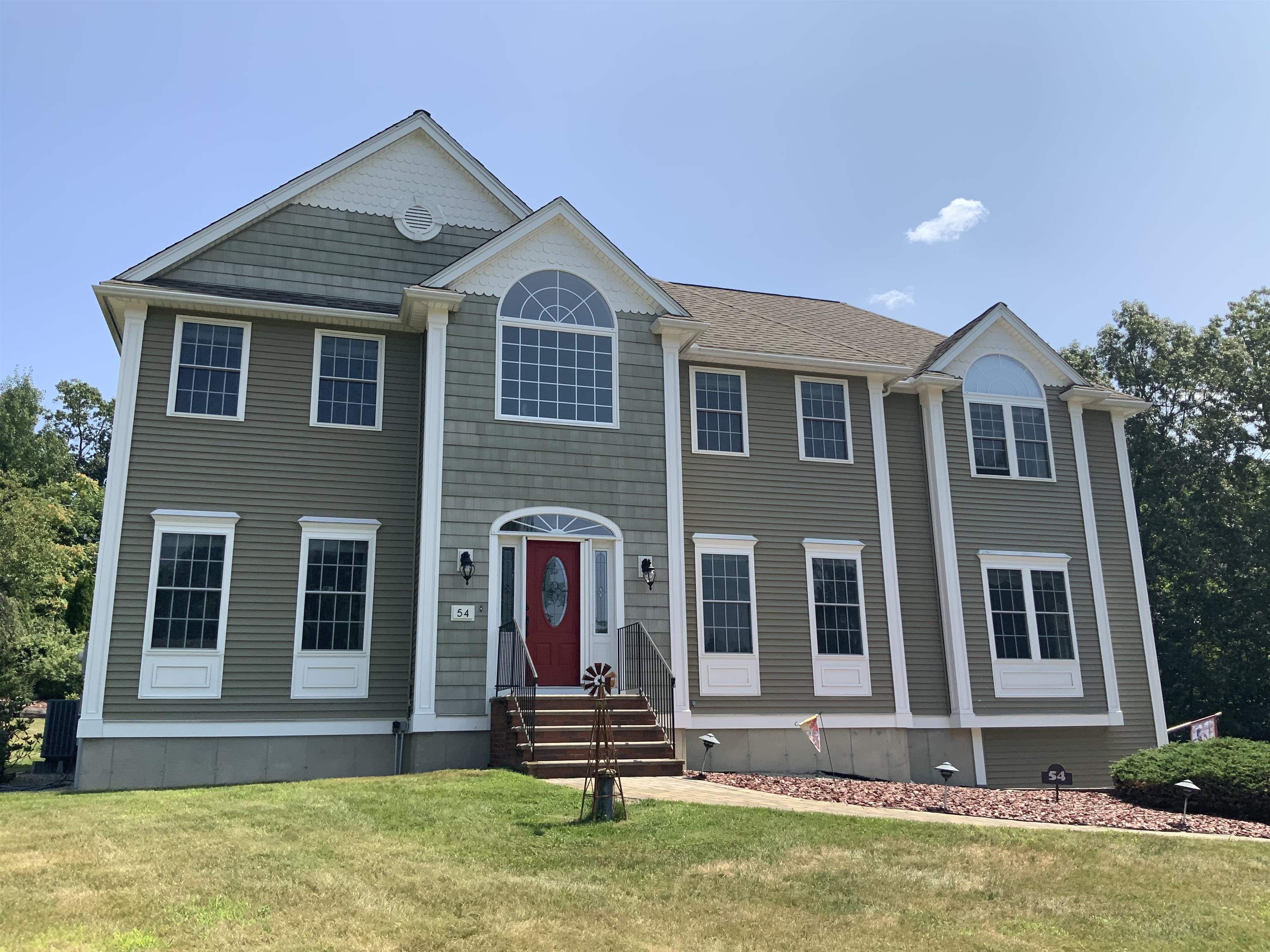 54 James Way