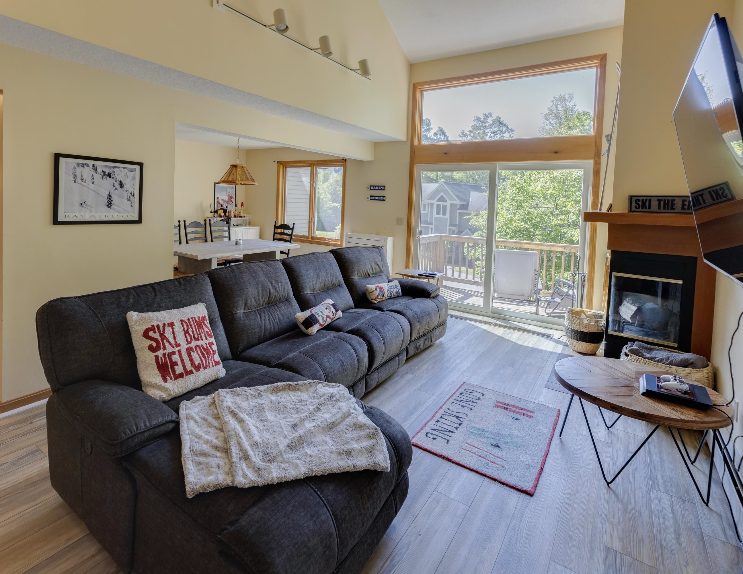Photo 1 of 22 — 37 Pinehill Lane 2, Lincoln, NH 03251
