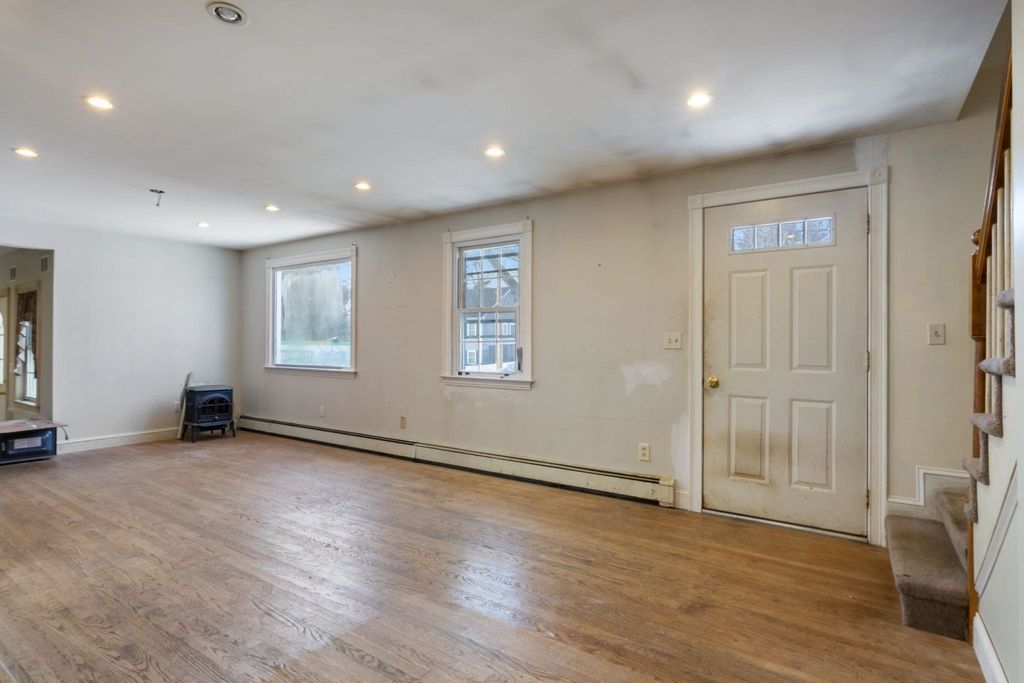 Photo of 12 Nola Avenue, Rochester, NH 03867 (MLS # 5073919)