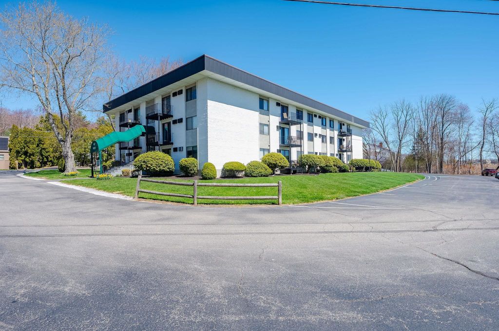 Photo of 467 High Street #11, Hampton, NH 03842 (MLS # 5085768)