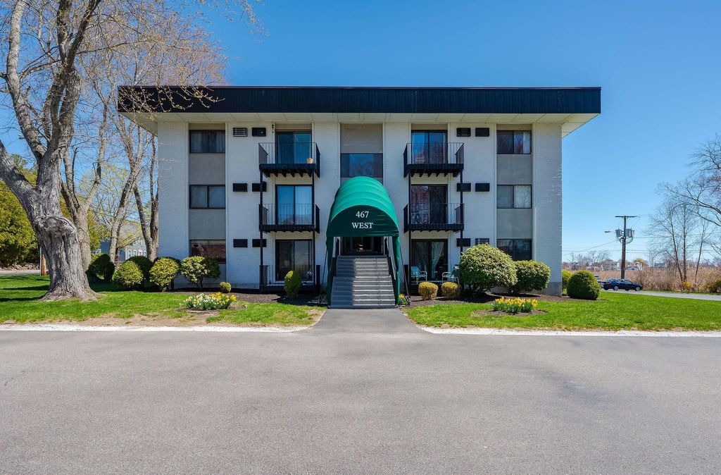 Photo of 467 High Street #11, Hampton, NH 03842 (MLS # 5085768)