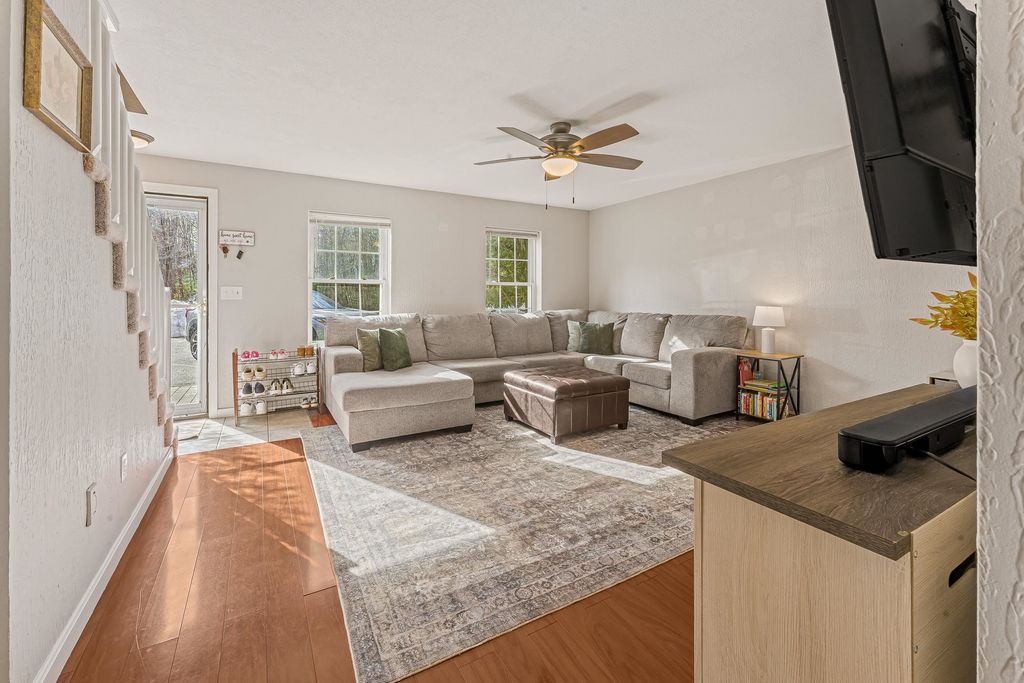 Photo of 23 Tanglewood Drive, Hampstead, NH 03826 (MLS # 5079981)