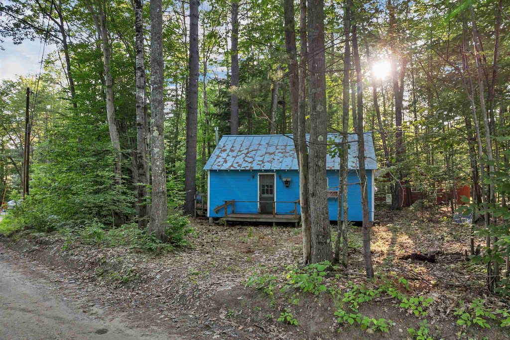 Photo of 19 Sherwood Forest Drive, Canterbury, NH 03224 (MLS # 5050014)