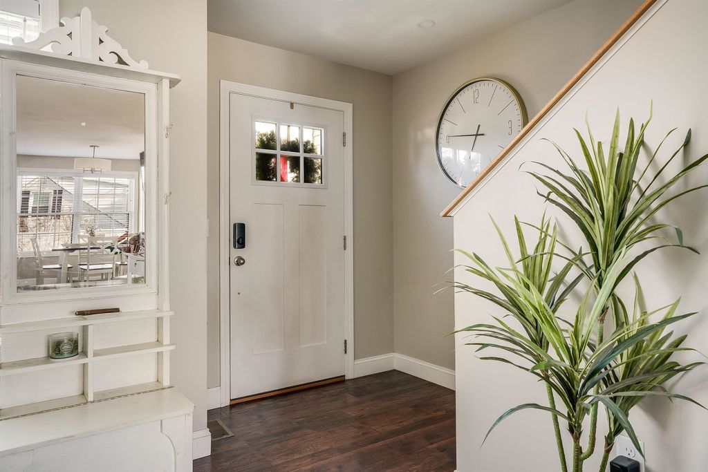 Photo of 66 Revere Avenue, Manchester, NH 03109 (MLS # 5075028)