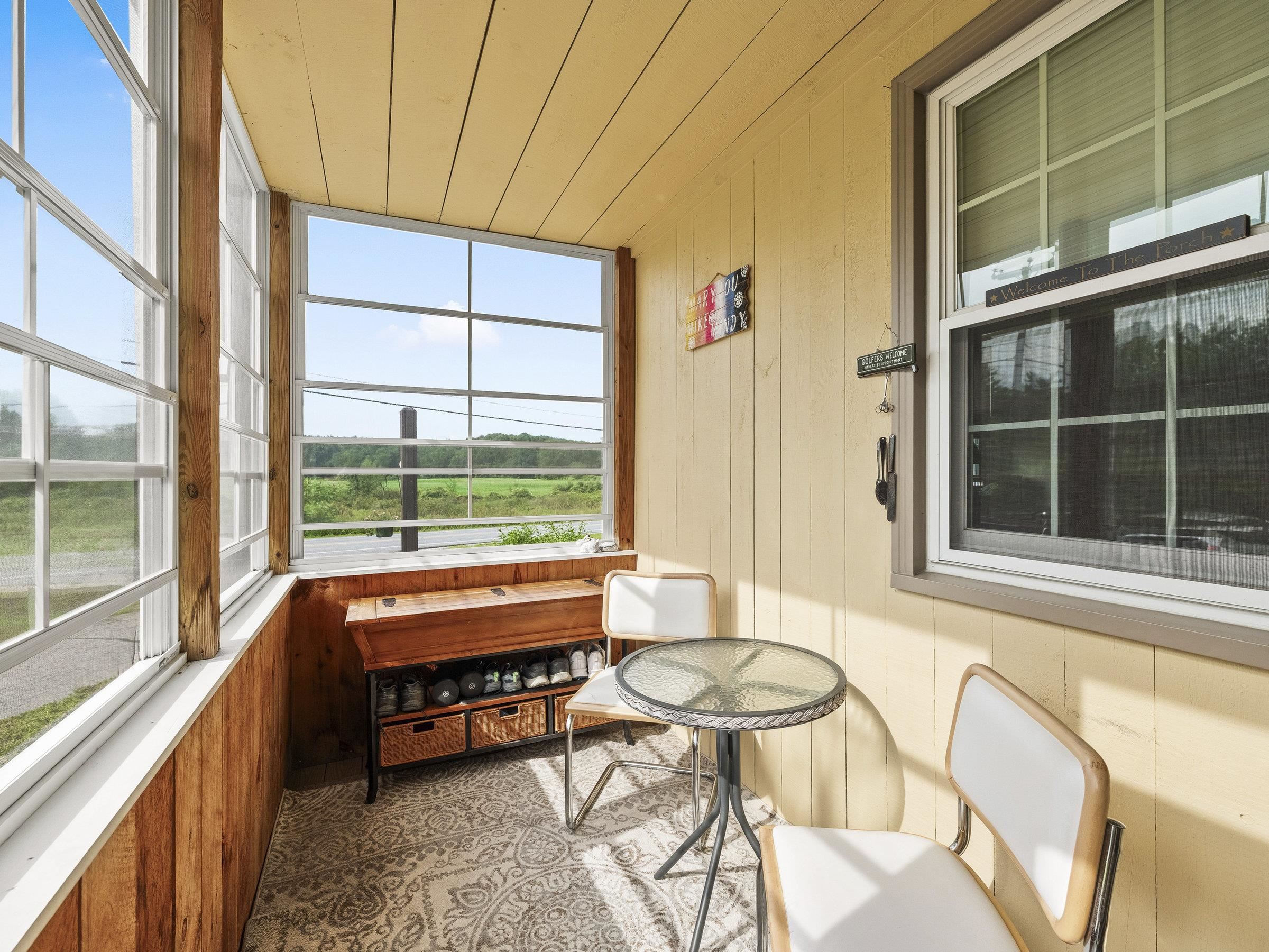 439 N River Road 1