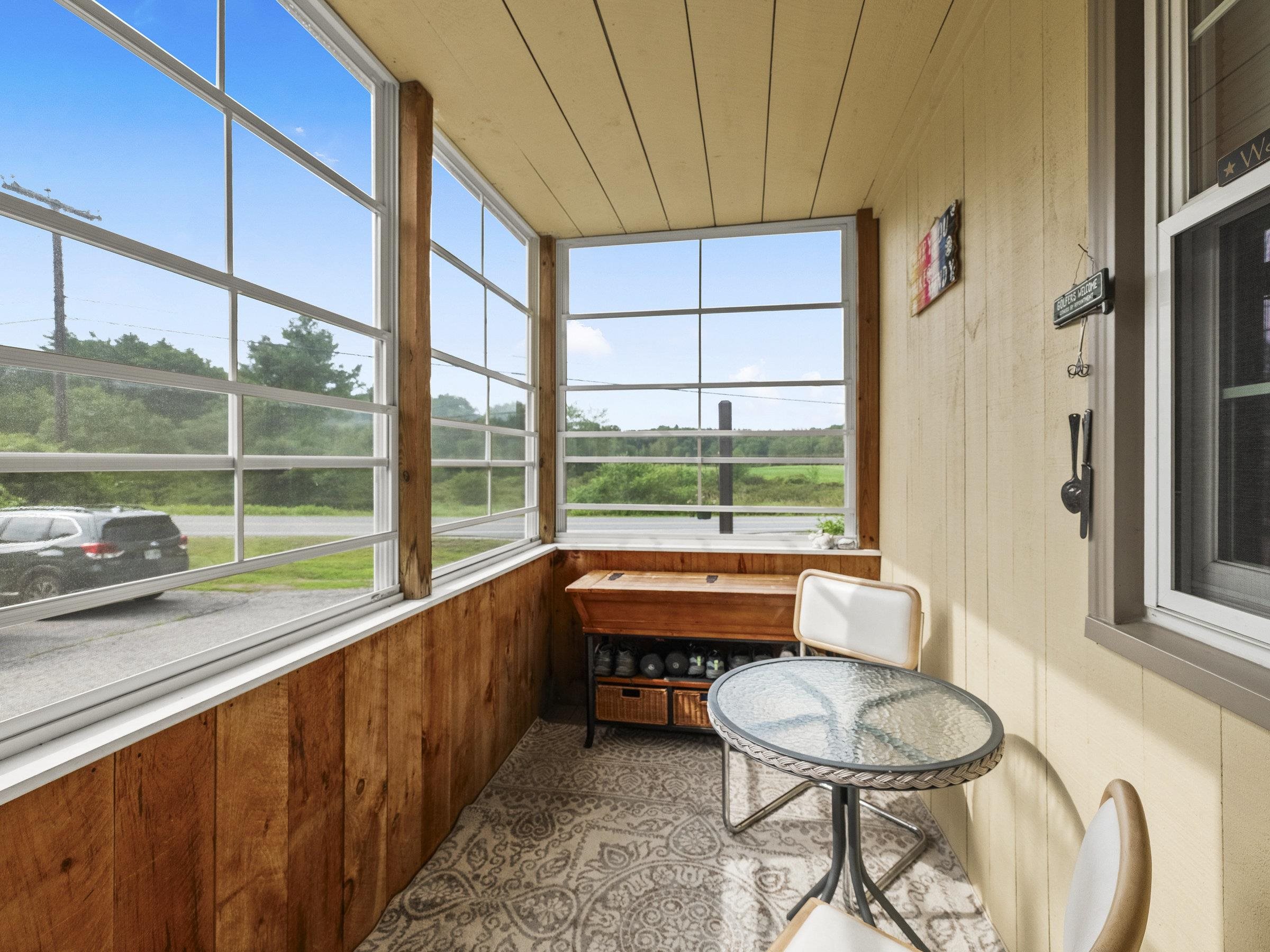 439 N River Road 1