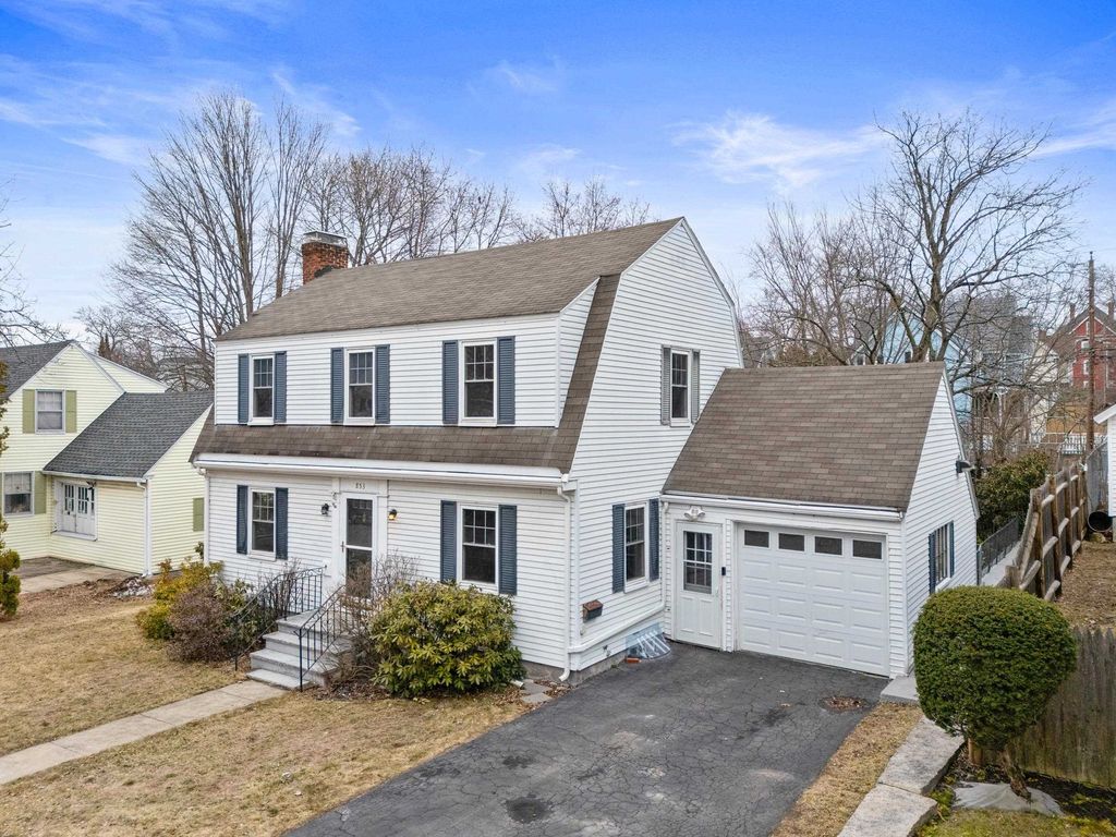 Photo of 853 Union Street, Manchester, NH 03104 (MLS # 5080749)