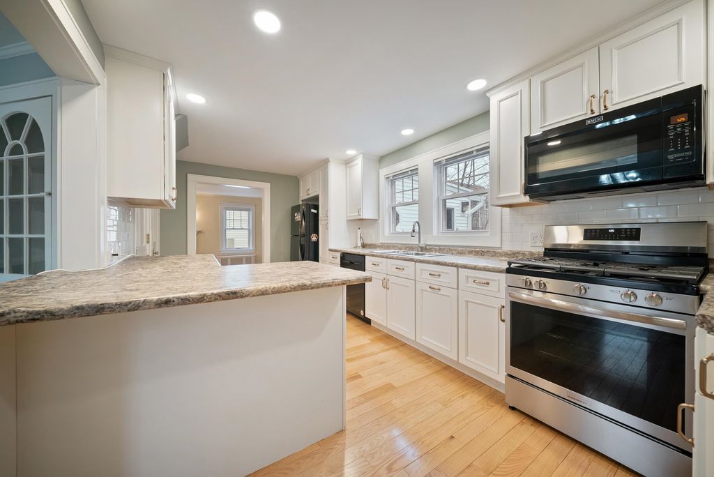 Photo of 853 Union Street, Manchester, NH 03104 (MLS # 5080749)