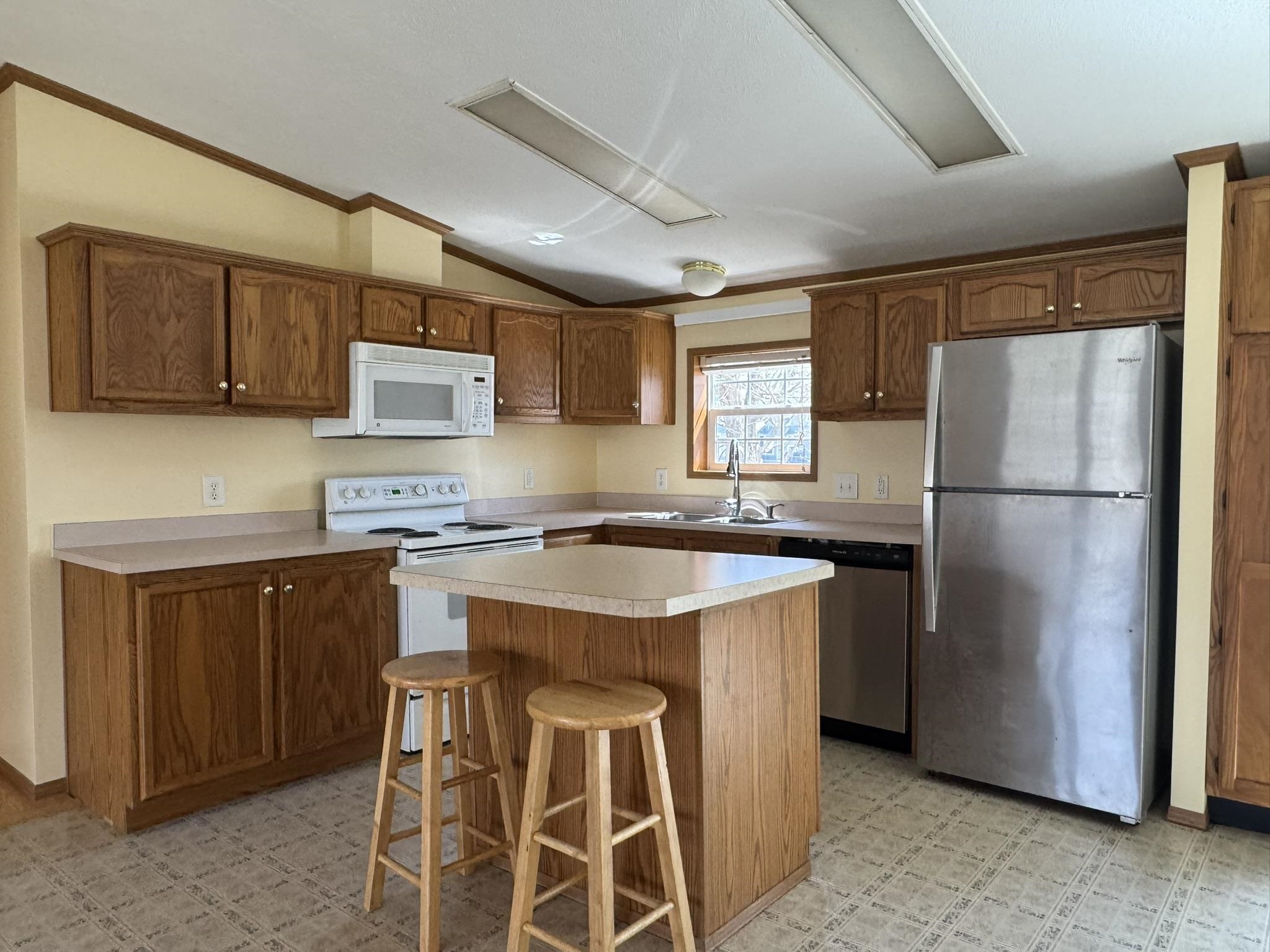 Bristol, Vermont 05443, United States, 3 Bedrooms Bedrooms, ,2 BathroomsBathrooms,Residential,Pending,109765