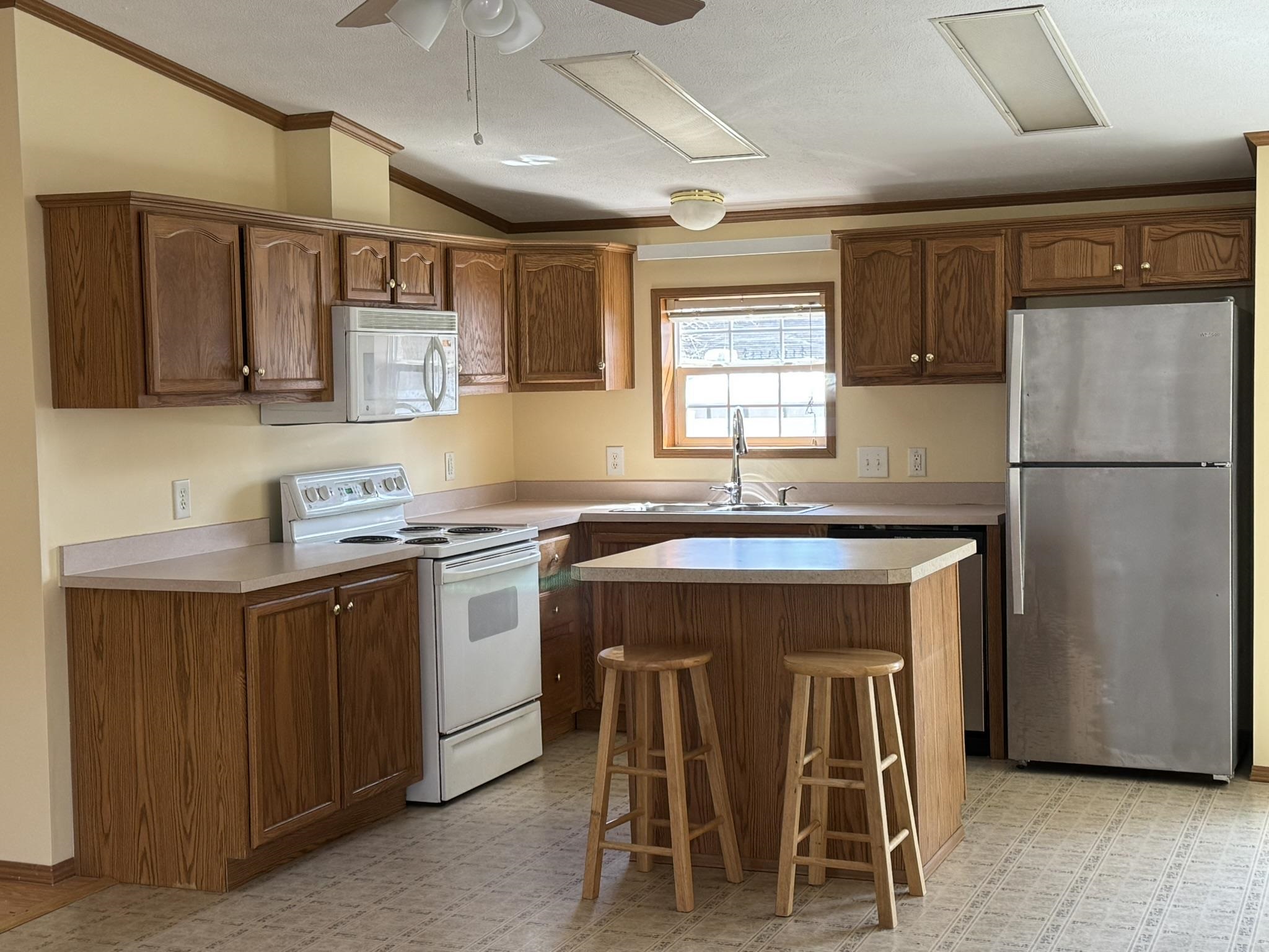 Bristol, Vermont 05443, United States, 3 Bedrooms Bedrooms, ,2 BathroomsBathrooms,Residential,Pending,109765