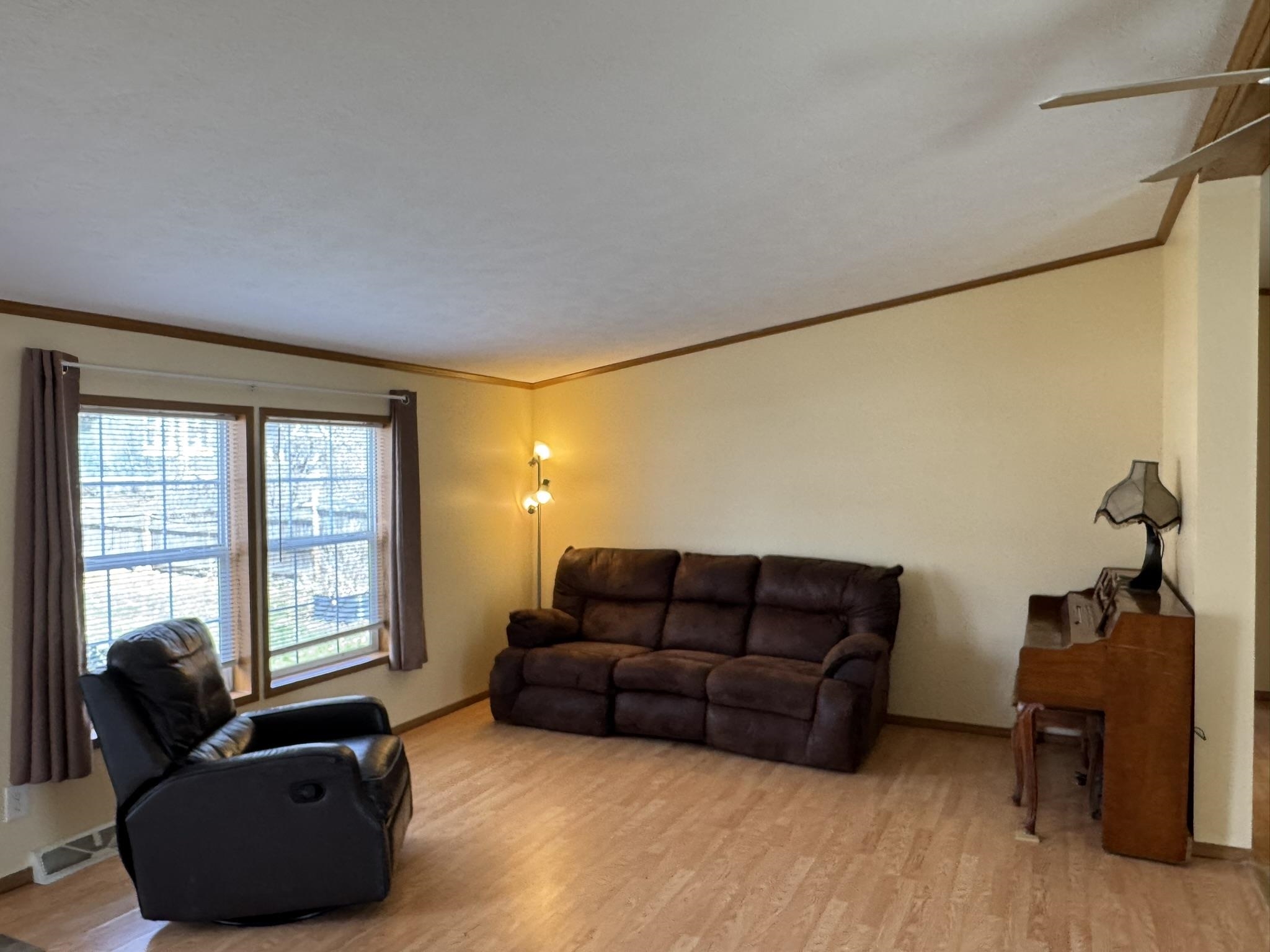 Bristol, Vermont 05443, United States, 3 Bedrooms Bedrooms, ,2 BathroomsBathrooms,Residential,Pending,109765