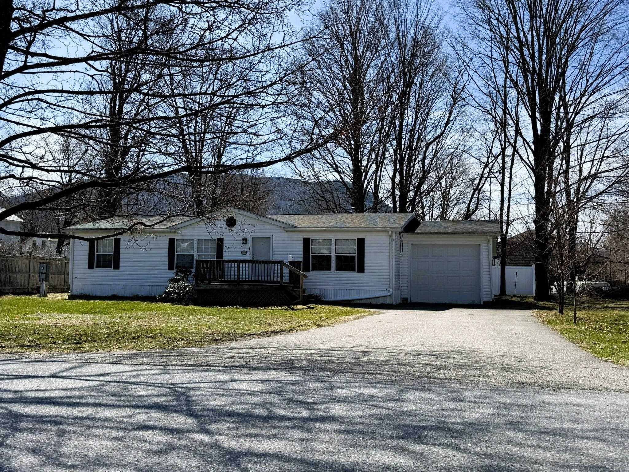 Bristol, Vermont 05443, United States, 3 Bedrooms Bedrooms, ,2 BathroomsBathrooms,Residential,Pending,109765