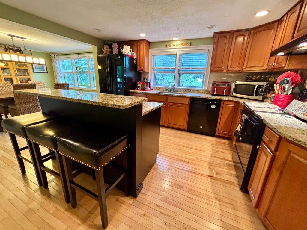 Photo of 23 Jericho Road, Pelham, NH 03076 (MLS # 5086874)