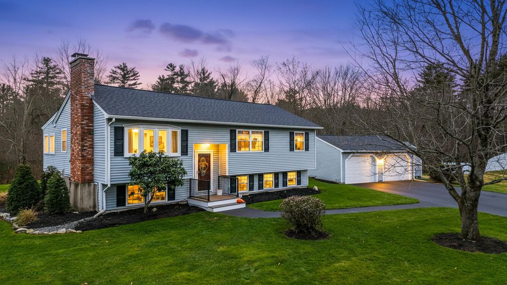 Photo of 14 Silver Doe Lane, Merrimack, NH 03054 (MLS # 5070560)