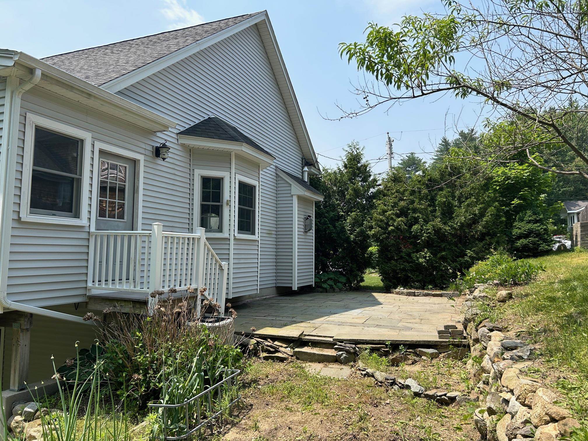 9 Woodlawn Avenue