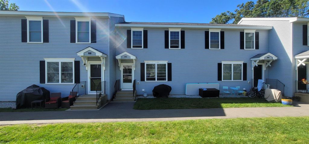 Photo of 90 Karatzas Avenue, Manchester, NH 03104 (MLS # 5064355)