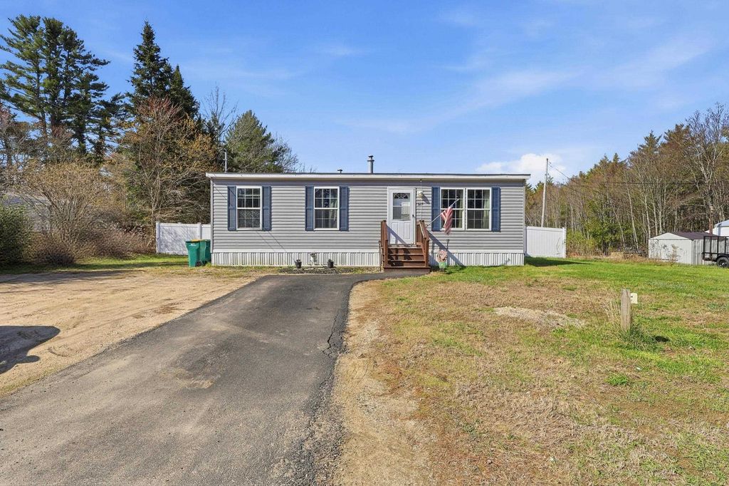 Photo of 147 Salmon Falls Road, Rochester, NH 03868 (MLS # 5087193)