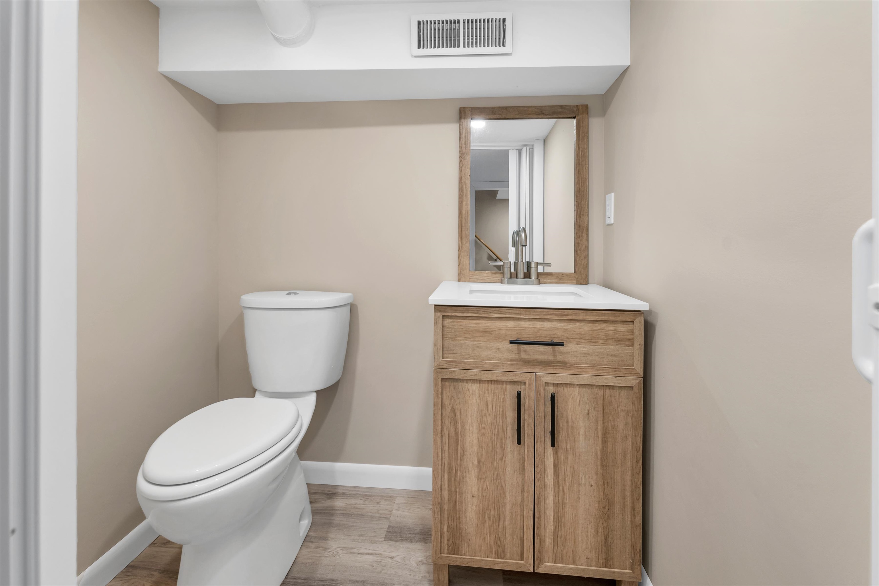 Sunapee, New Hampshire 03782, United States, 3 Bedrooms Bedrooms, ,3 BathroomsBathrooms,Residential,Active,120770