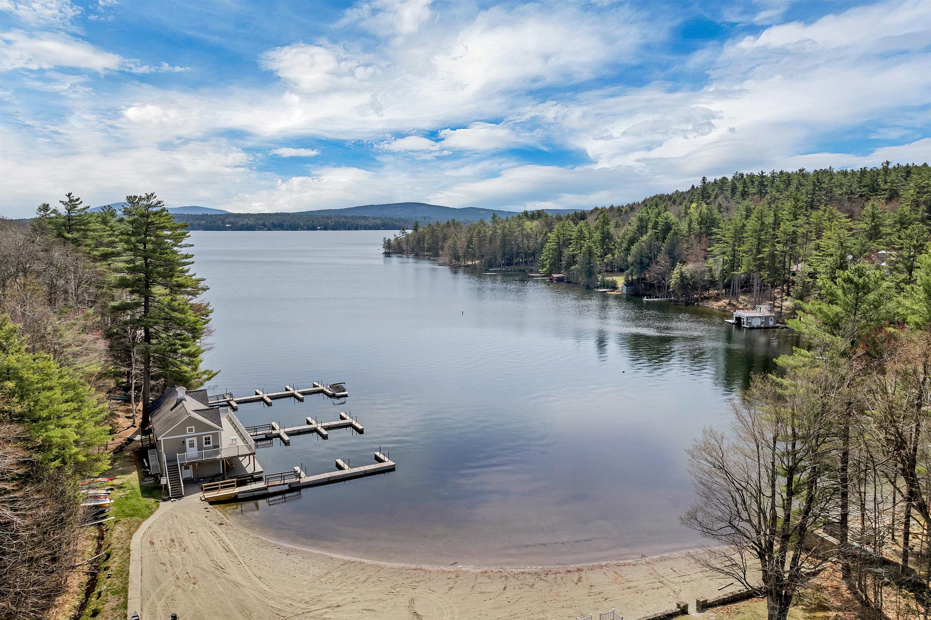 Sunapee, New Hampshire 03782, United States, 3 Bedrooms Bedrooms, ,3 BathroomsBathrooms,Residential,Active,120770