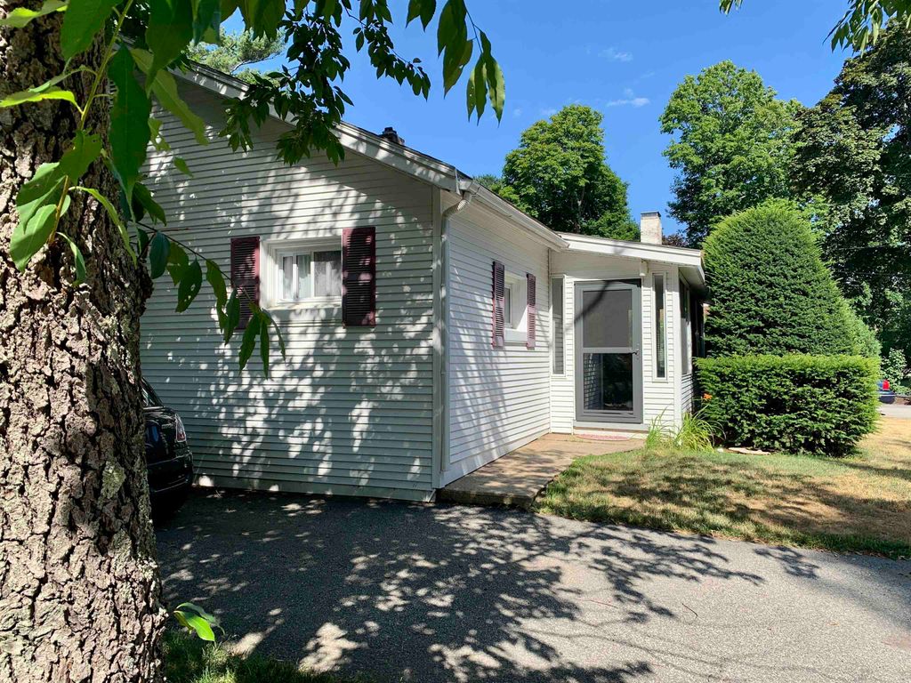 Photo of 67 Cable Road, Rye, NH 03870 (MLS # 5085377)