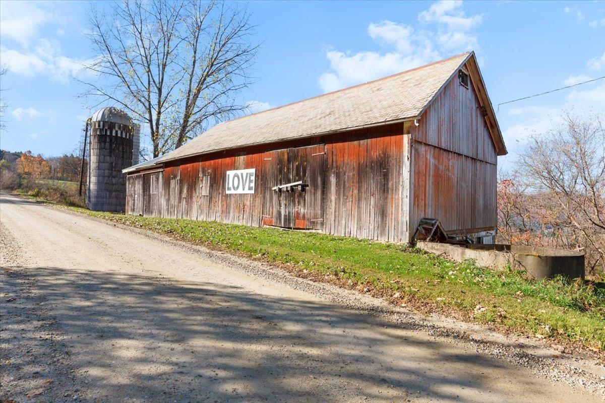 1629 North Mann Hill Road