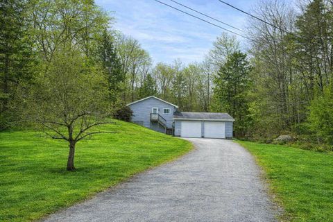 Photo of 33 Buttercup Lane, Antrim, NH 03440 (MLS # 5085367)