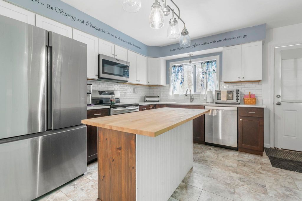 Photo of 33 Buttercup Lane, Antrim, NH 03440 (MLS # 5085367)