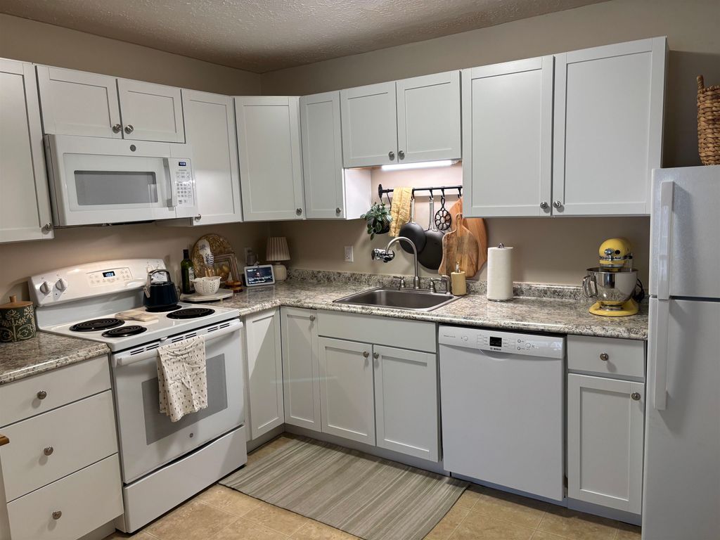 Photo of 60 Old Hackett Hill Road #2D, Manchester, NH 03102 (MLS # 5071236)