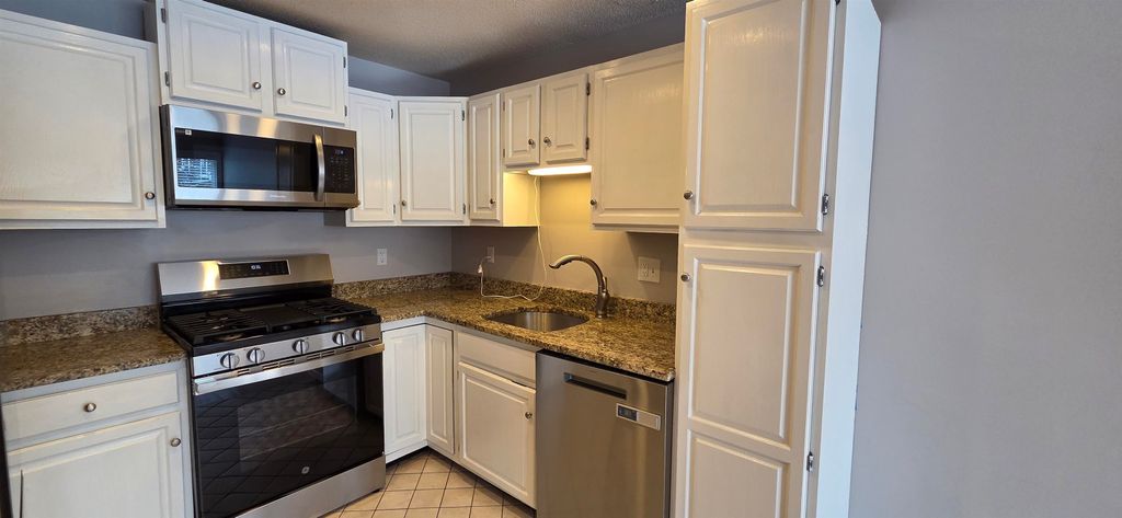 Photo of 241 Main Street #7, Salem, NH 03079 (MLS # 5075114)