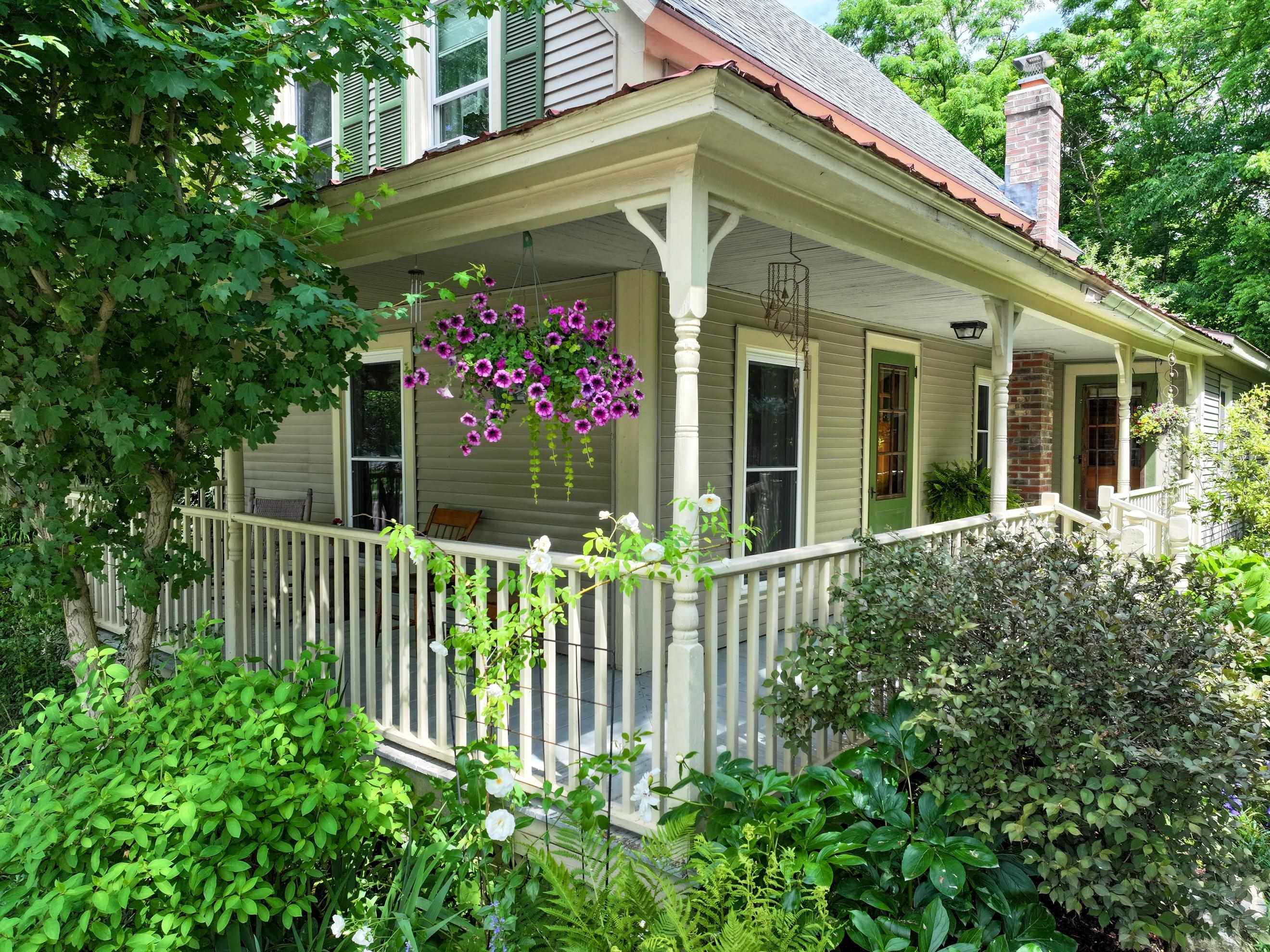 385 East Main Street