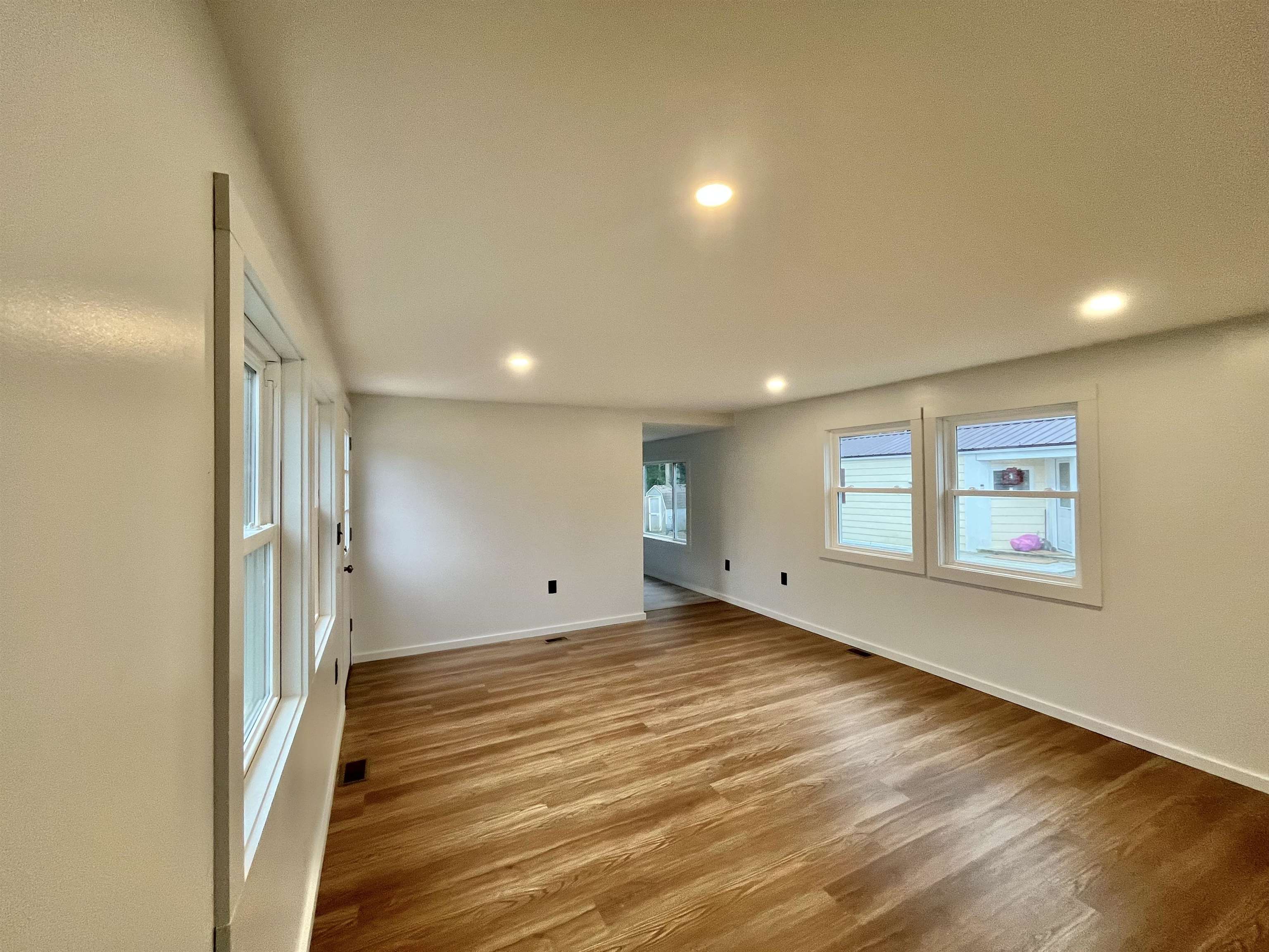 343 Old Lake Shore Road 17