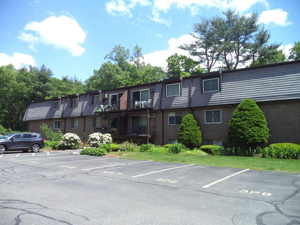 Photo of 3 Pembroke Drive #5, Derry, NH 03038 (MLS # 5067362)