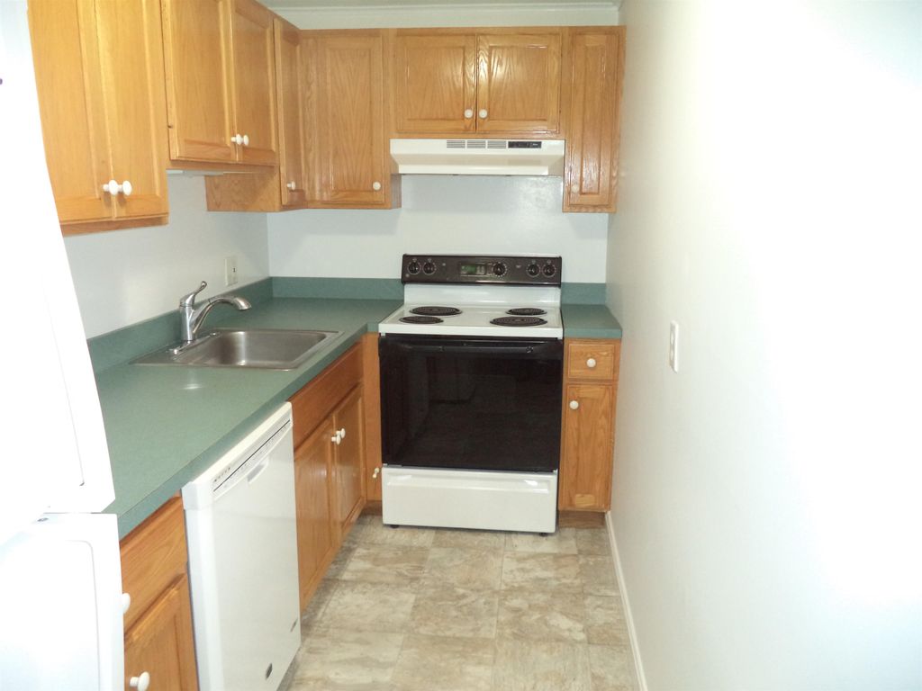 Photo of 3 Pembroke Drive #5, Derry, NH 03038 (MLS # 5067362)