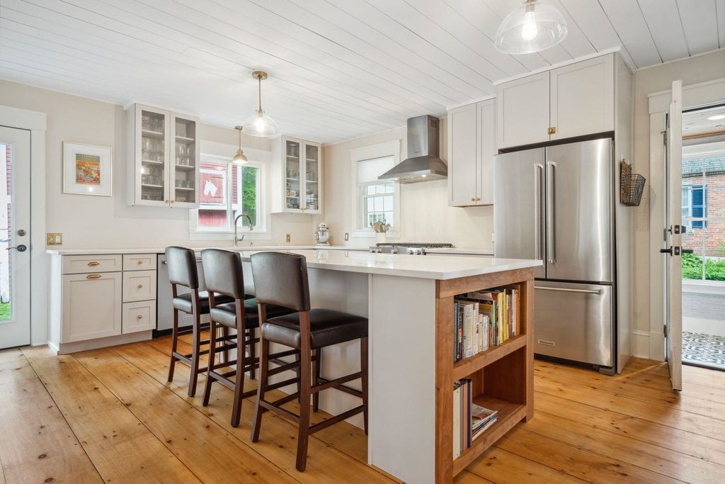 Photo of 136 Main Street, Francestown, NH 03043 (MLS # 5044658)