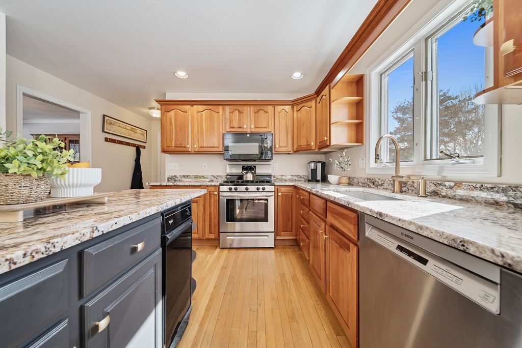 Photo of 7 Jennifer Lane, Amherst, NH 03031 (MLS # 5078131)