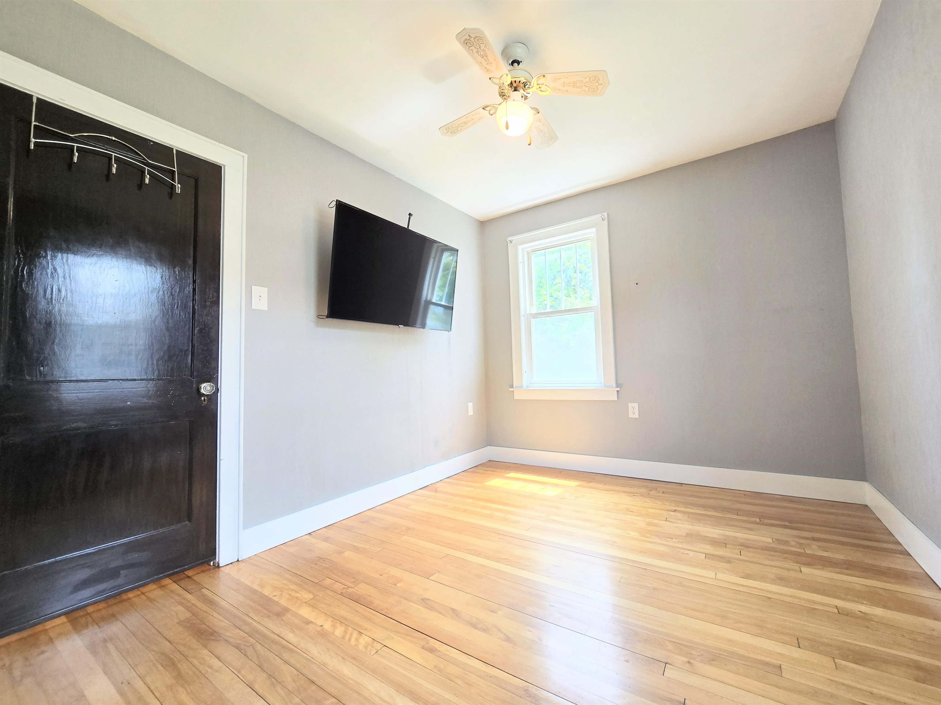 Concord, New Hampshire 03301, United States, 3 Bedrooms Bedrooms, ,2 BathroomsBathrooms,Residential,Pending,140366