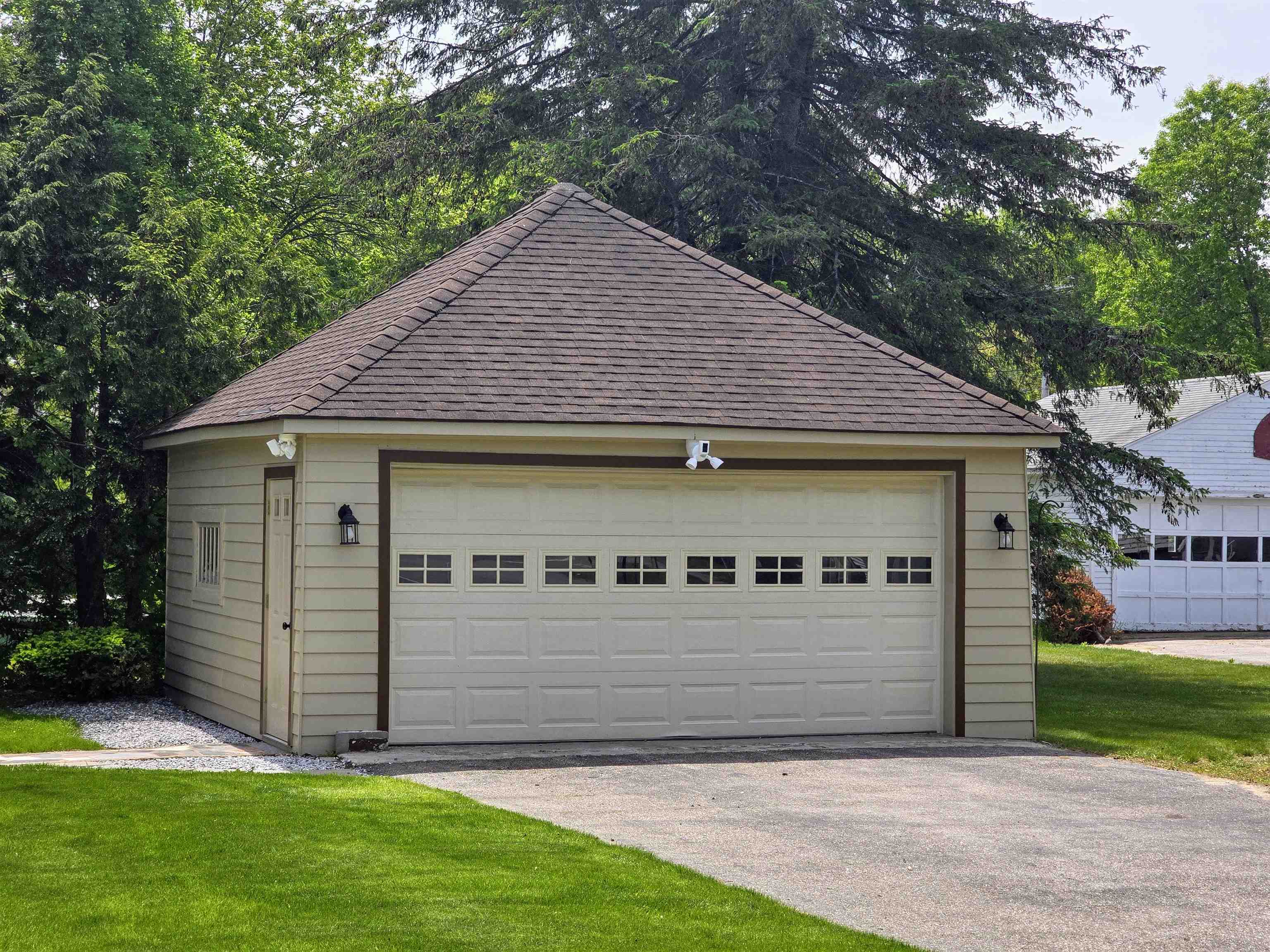 Concord, New Hampshire 03301, United States, 3 Bedrooms Bedrooms, ,2 BathroomsBathrooms,Residential,Pending,140366