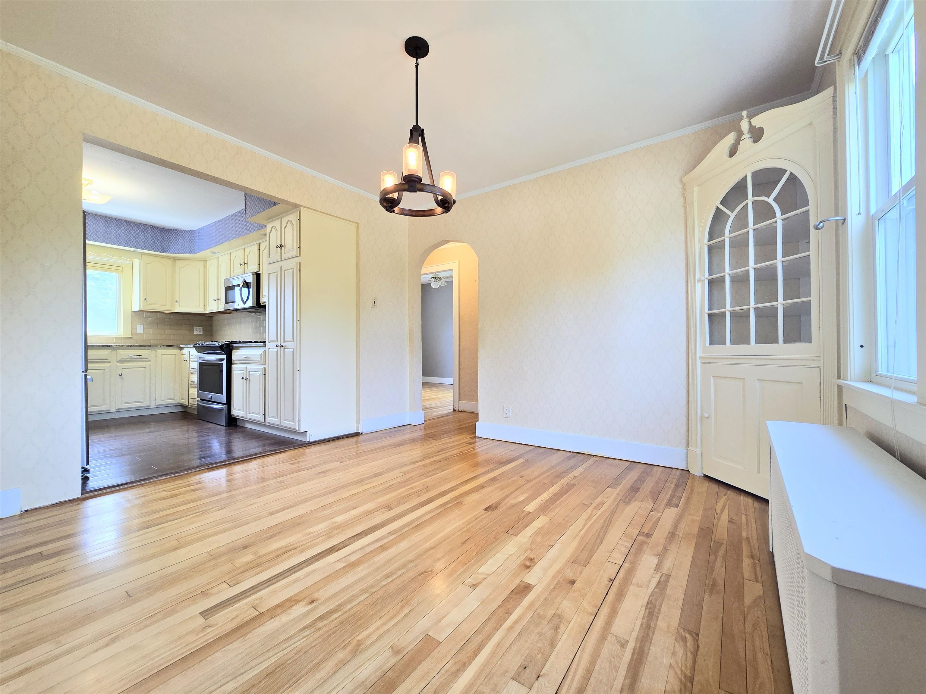 Concord, New Hampshire 03301, United States, 3 Bedrooms Bedrooms, ,2 BathroomsBathrooms,Residential,Pending,140366