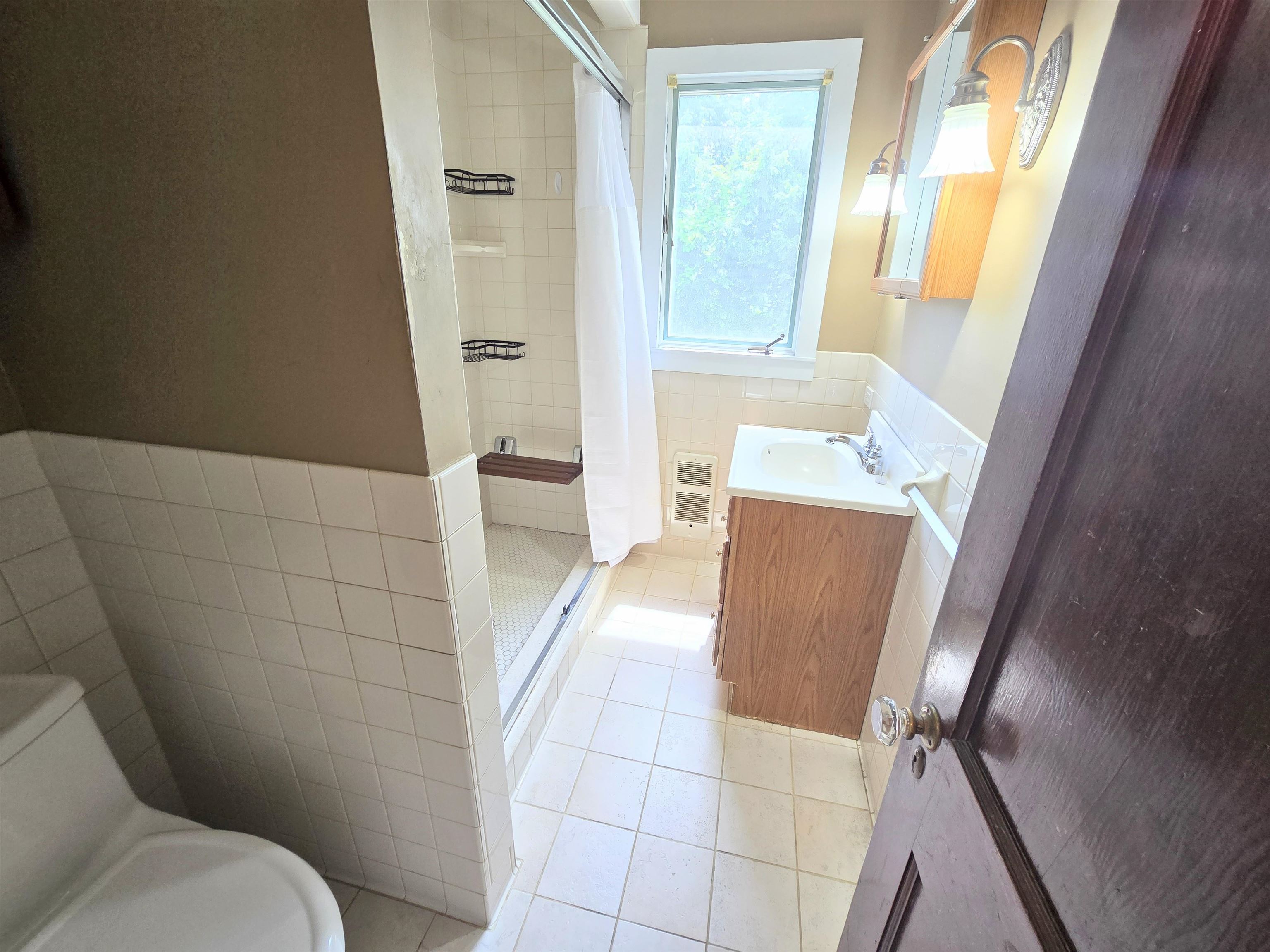 Concord, New Hampshire 03301, United States, 3 Bedrooms Bedrooms, ,2 BathroomsBathrooms,Residential,Pending,140366