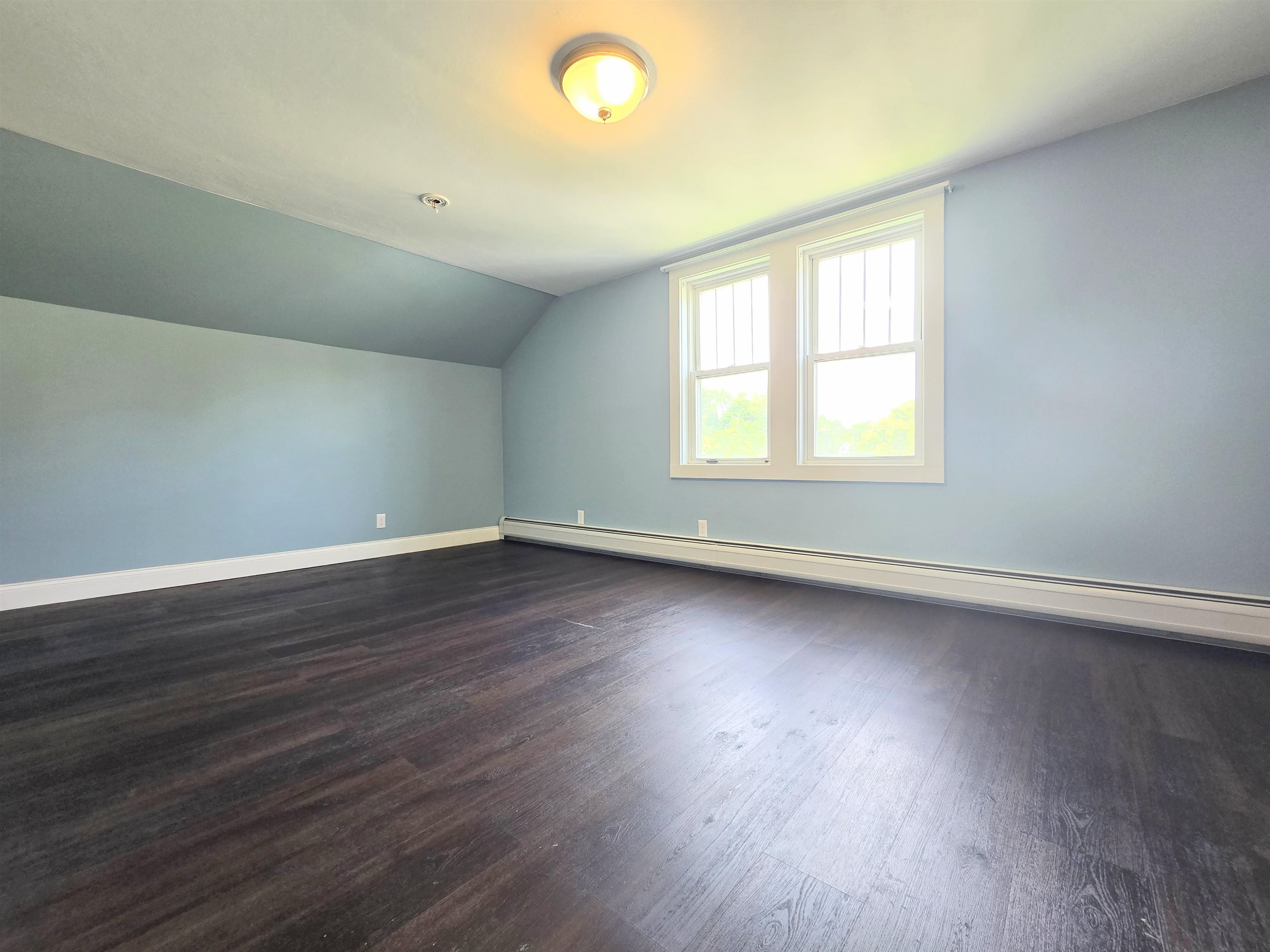 Concord, New Hampshire 03301, United States, 3 Bedrooms Bedrooms, ,2 BathroomsBathrooms,Residential,Pending,140366