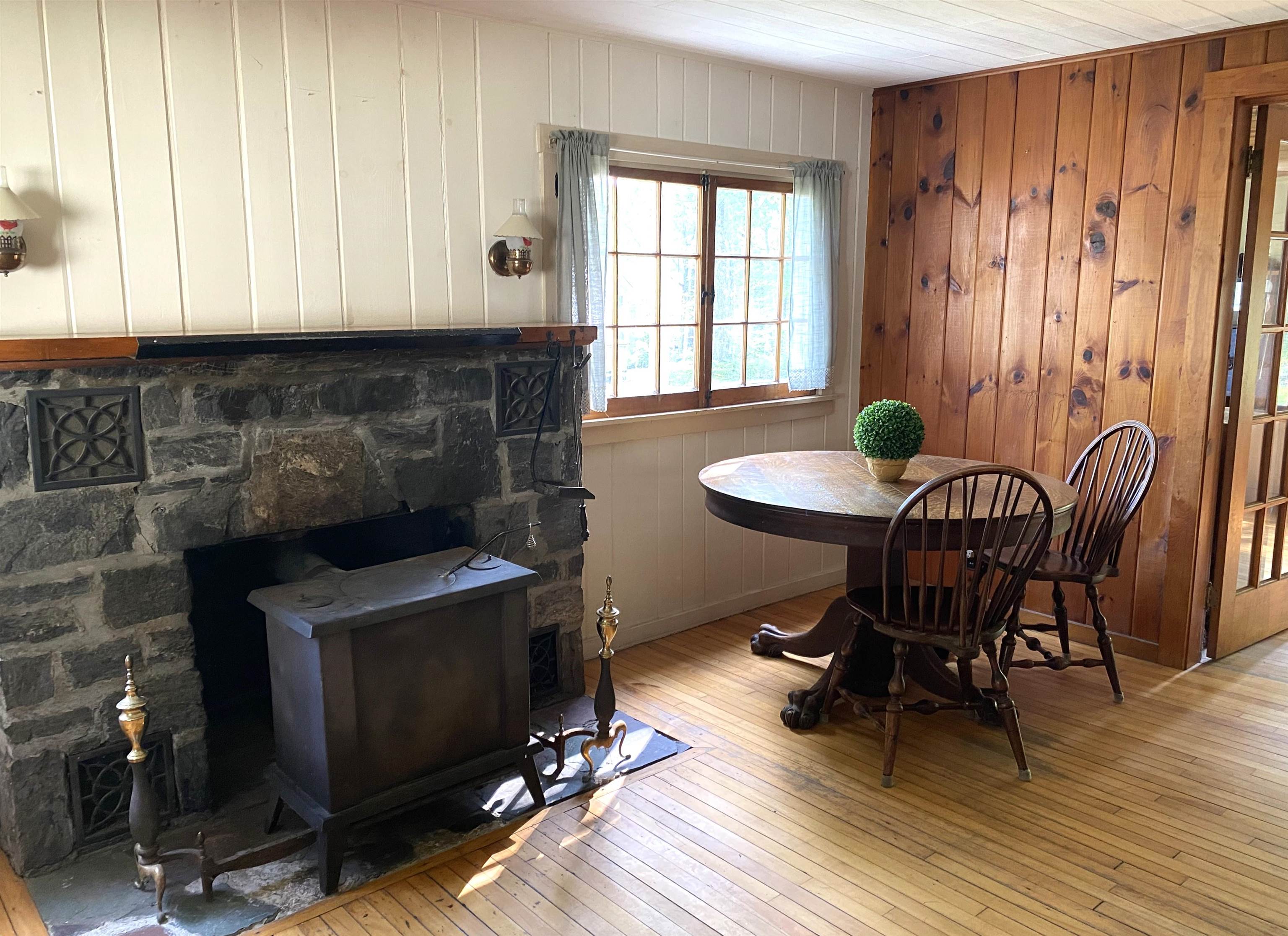 Salisbury, Vermont 05769, United States, 2 Bedrooms Bedrooms, ,1 BathroomBathrooms,Residential,Pending,182988