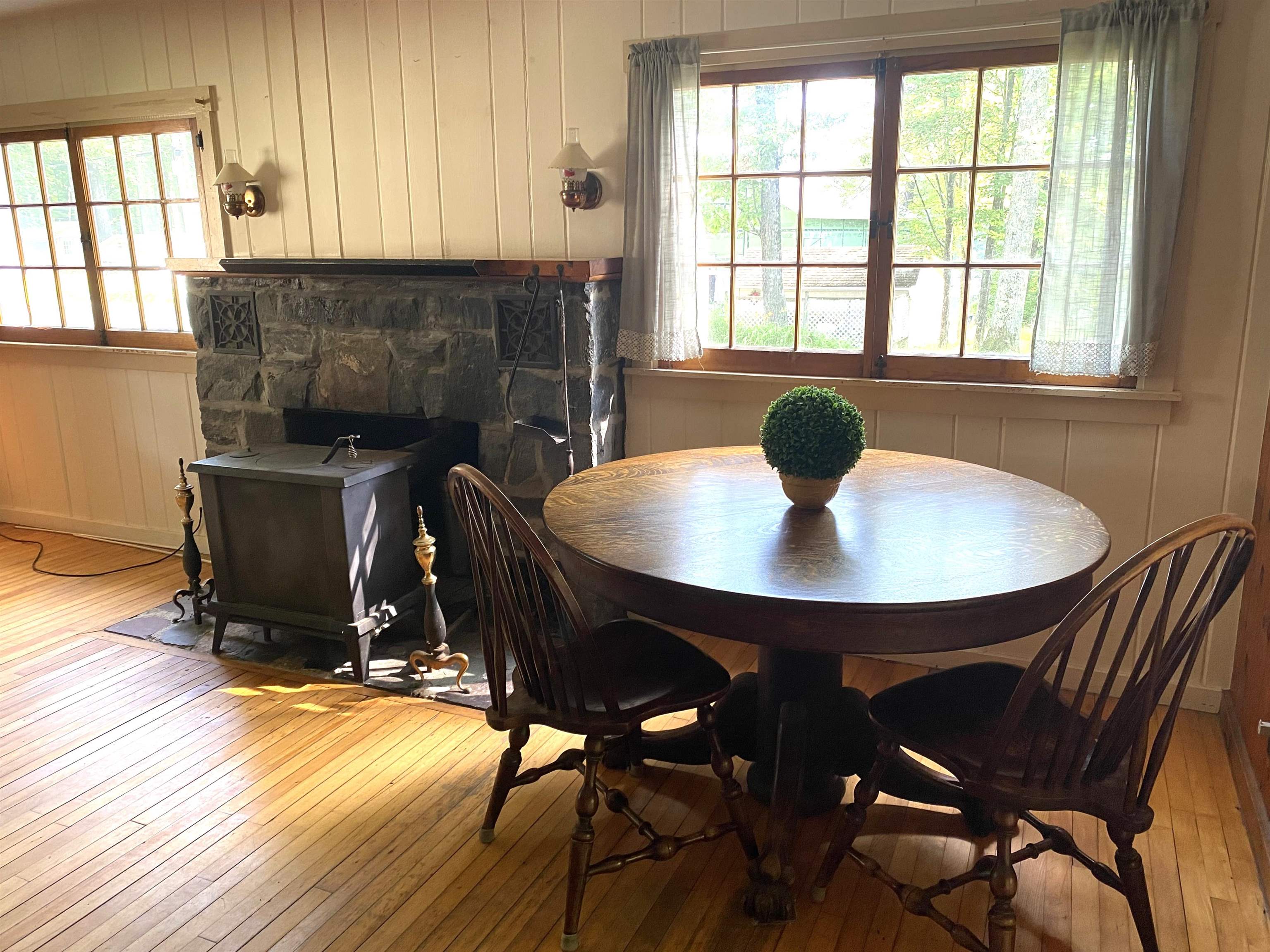 Salisbury, Vermont 05769, United States, 2 Bedrooms Bedrooms, ,1 BathroomBathrooms,Residential,Pending,182988