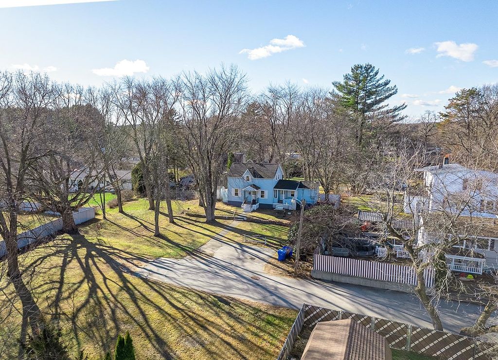 Photo of 3 Edgar Court, Hudson, NH 03051 (MLS # 5072338)