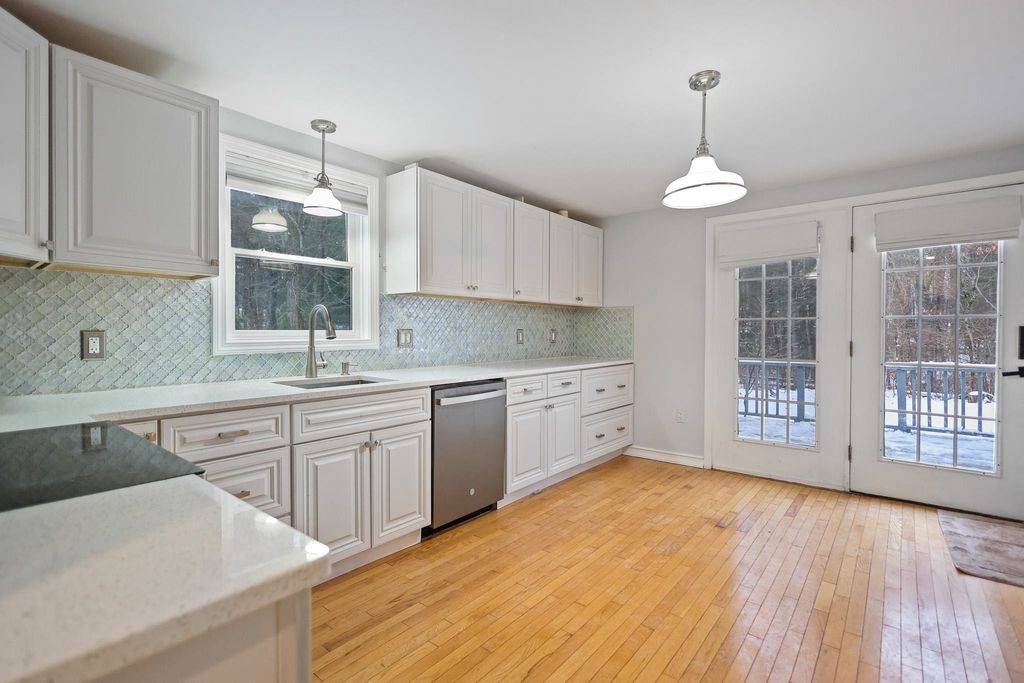 Photo of 15 Canterbury Forest #B, Plaistow, NH 03865 (MLS # 5073552)