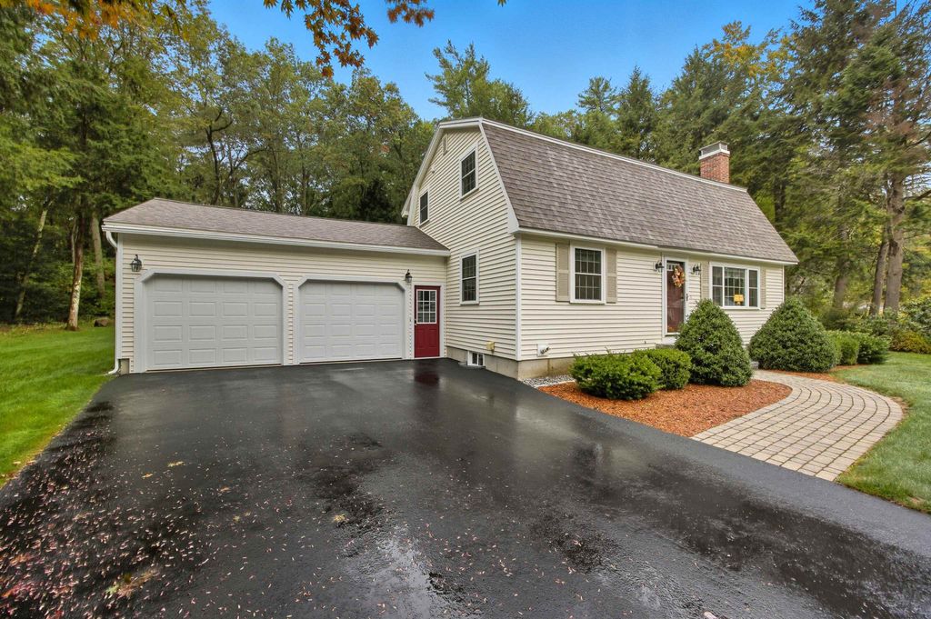 Photo of 12 Sandhill Drive, Merrimack, NH 03054 (MLS # 5062942)